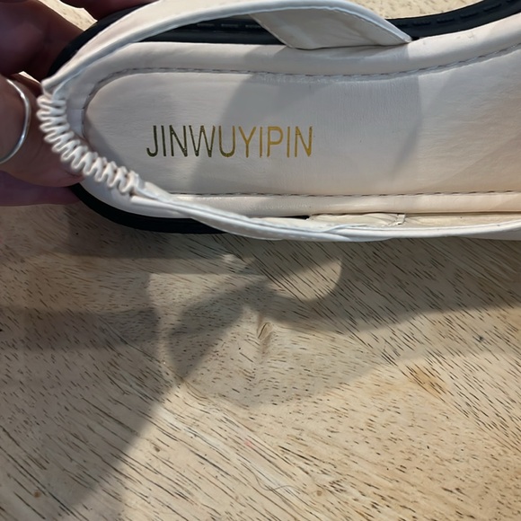 New women’s shoes - Picture 2 of 4